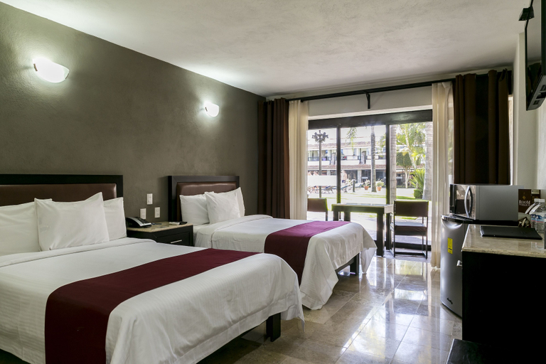 Bedroom 3, Real de Minas Poliforum, León