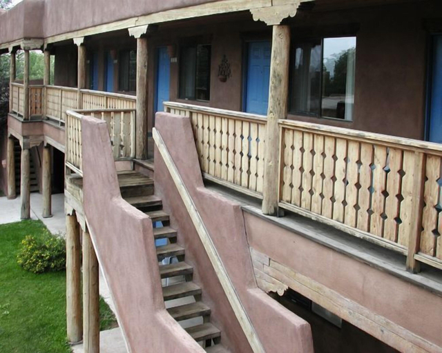 Exterior & Views, Sun God Lodge, Taos