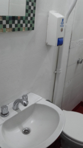 Bathroom 4, Garden House Hostel, Distrito Federal