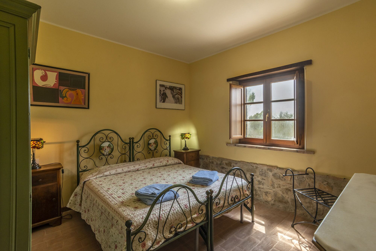 Bedroom 2, Agriturismo Le Case Rosse di Montebuono, Perugia