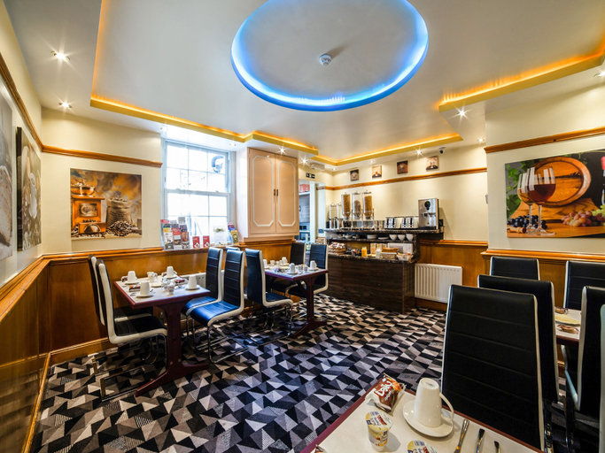 Food & Drinks 5, Vegas Hotel, London