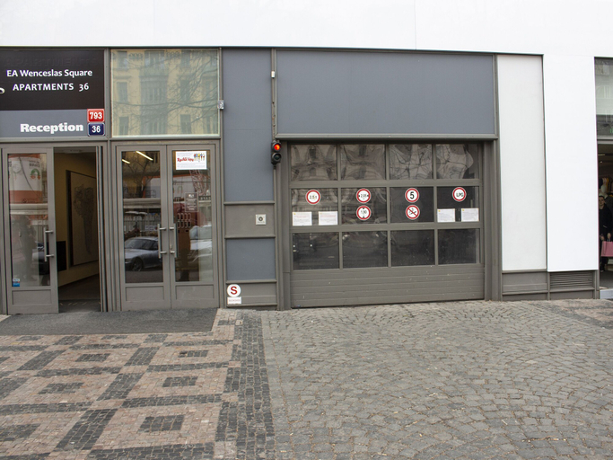 Exterior & Views 2, EA ApartHotel Melantrich, Praha 1