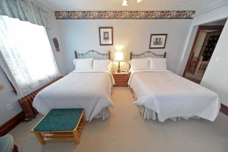 Bedroom 2, The Harbour House, Queens