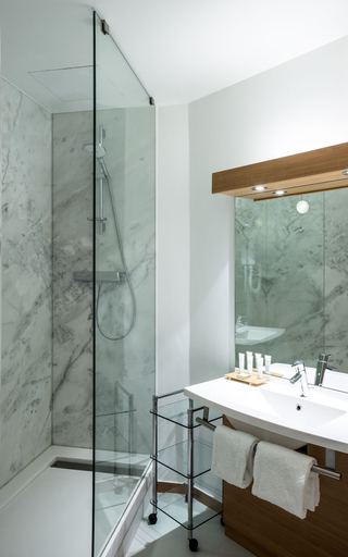 Bathroom 5, Hôtel Forest Hill Paris Meudon-Vélizy, Hauts-de-Seine
