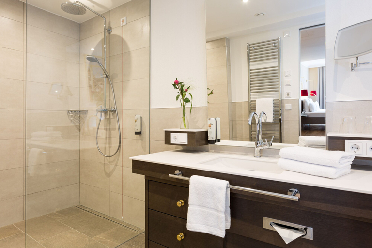 Bathroom 3, EMICHS Hotel, Miltenberg