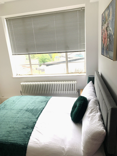 Bedroom 2, Beautiful Quality Apartment in Camden, London