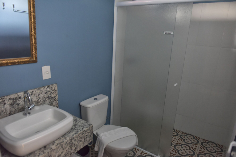 Bathroom 4, Pousada Villa das Flores, Olímpia