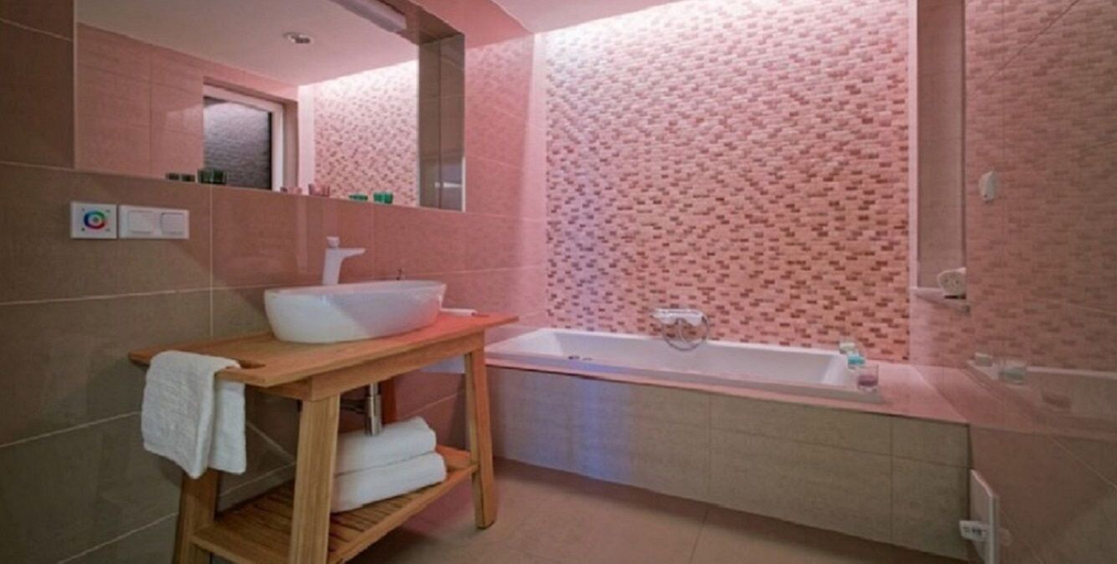 Bathroom 4, Pension Laa Natura, Mistelbach
