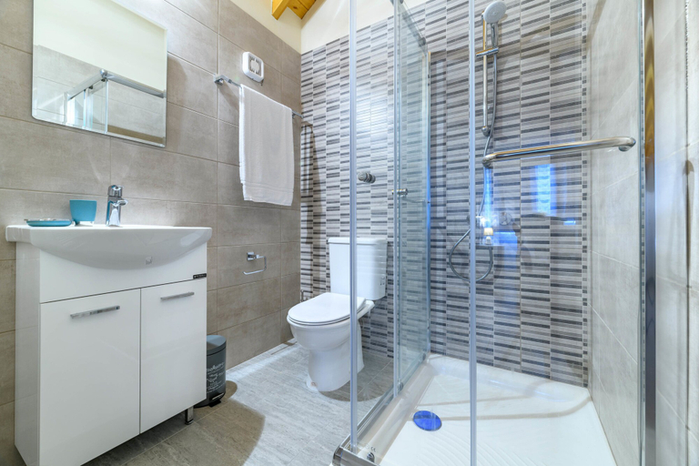 Bathroom 4, Villa Olivia, Larnaca