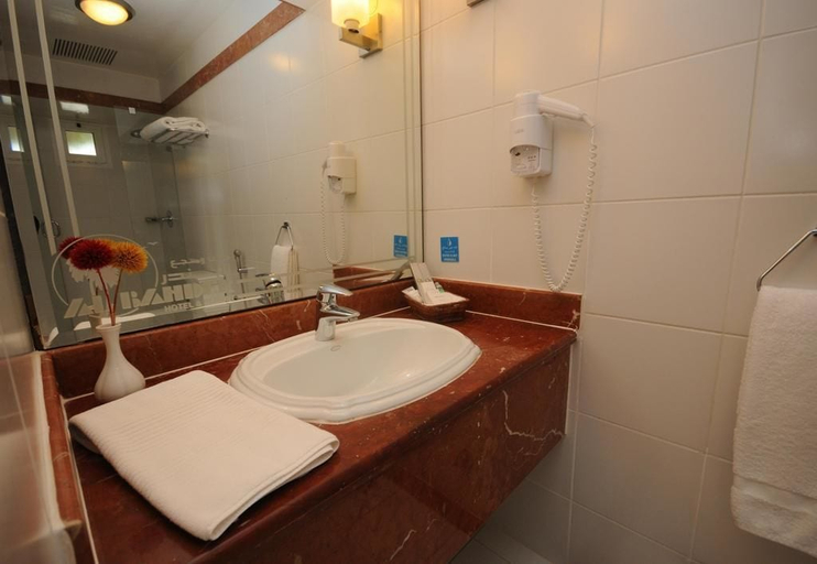 Bathroom 5, Al Bander Hotel & Resort