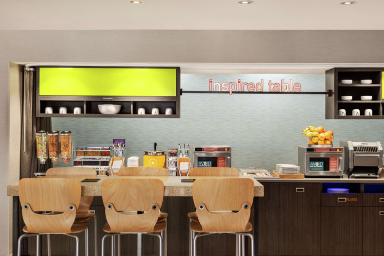 Food & Drinks 5, Home2 Suites by Hilton Woodbridge Potomac Mills, Prince William