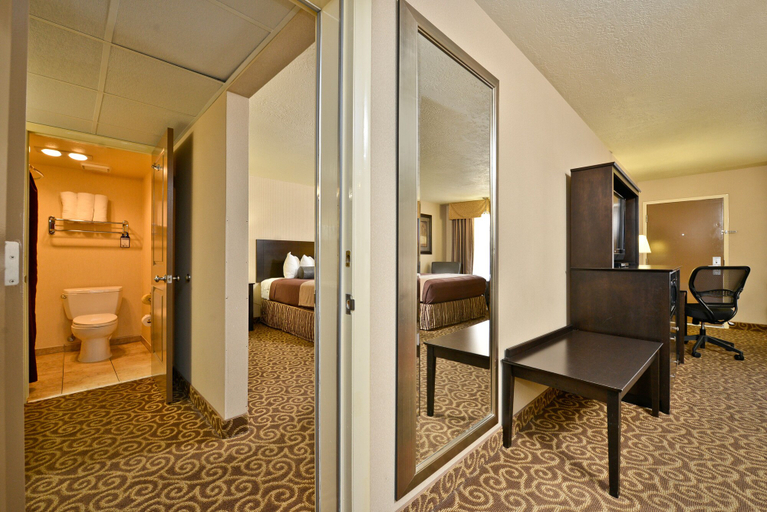 Bedroom 3, Best Western Coral Hills, Washington