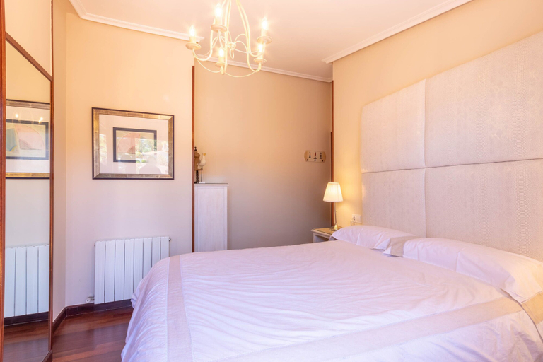 Bedroom 3, Ático con 2 terrazas By Urban Hosts, Vizcaya