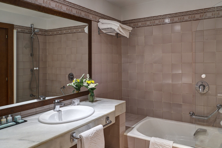 Bathroom 5, Parador de Chinchón, Madrid