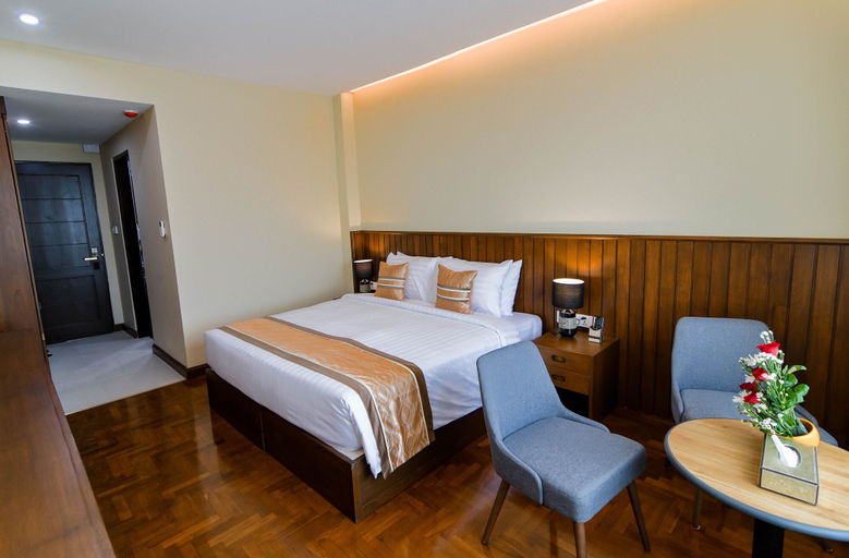 Bedroom 2, Hotel New Wave, Mandalay