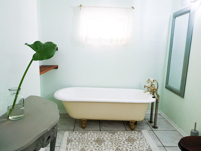 Bathroom 3, Bauhenia Guesthouse, Dr Kenneth Kaunda