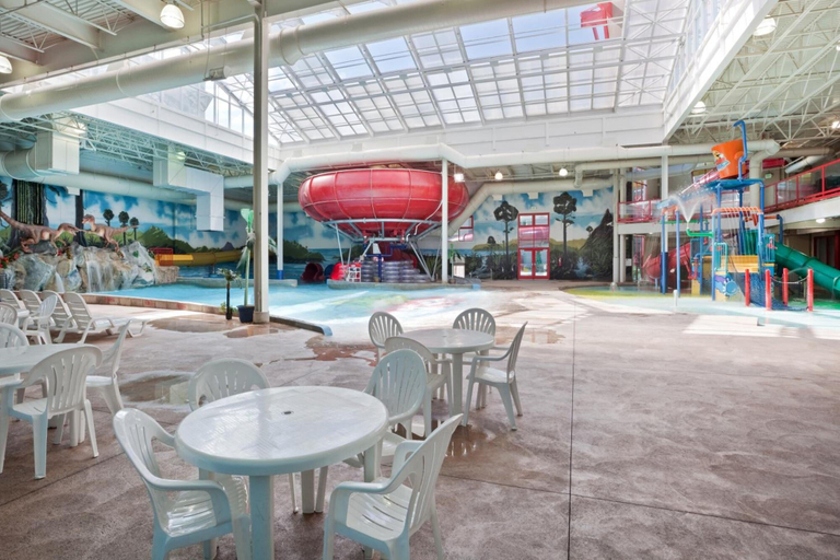 Food & Drinks 5, Triple Play Resort Hotel & Suites, Kootenai