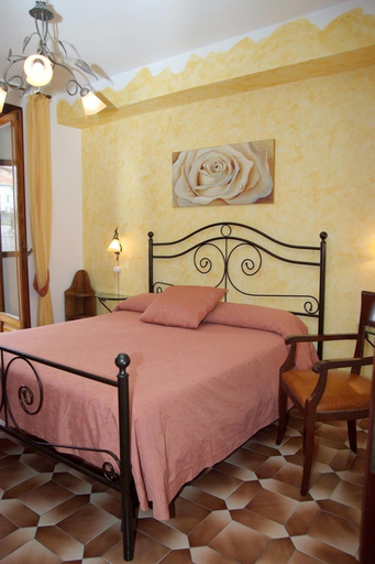 Bedroom 3, Rabbit, Napoli
