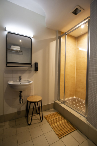 Bathroom 4, Generator Dublin, Dublin