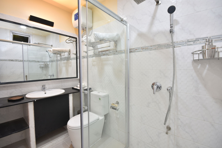 Bathroom 5, Paguro Beach Inn, North Ari Atoll