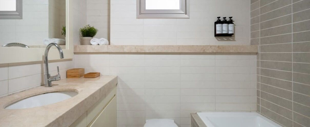 Bathroom, 2BR Private Garden Ruppin by HolyGuest