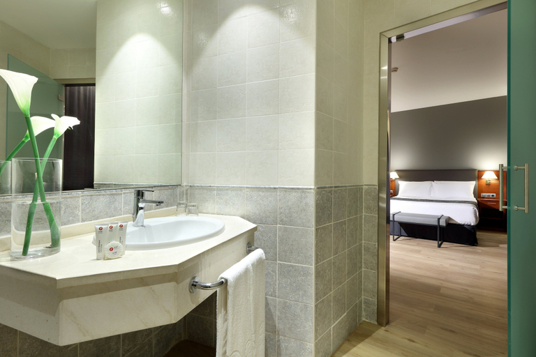 Bathroom 4, Hotel Exe Isla Cartuja, Sevilla