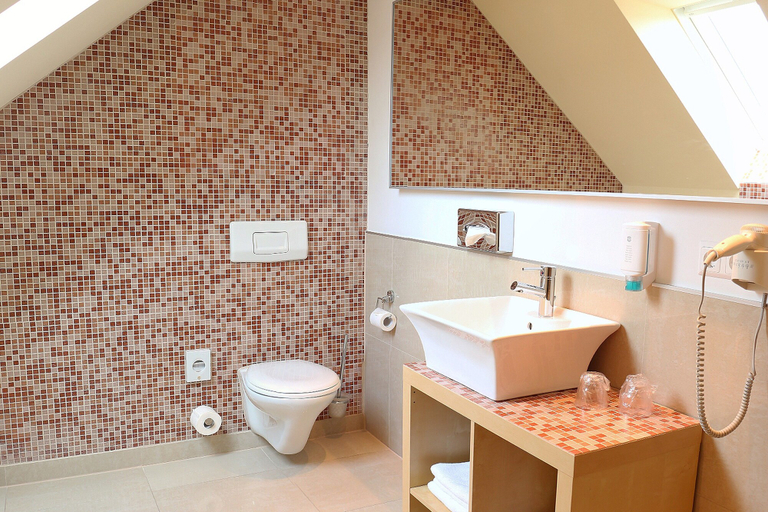 Bathroom 5, Hotel Berliner Hof Dallgow, Havelland