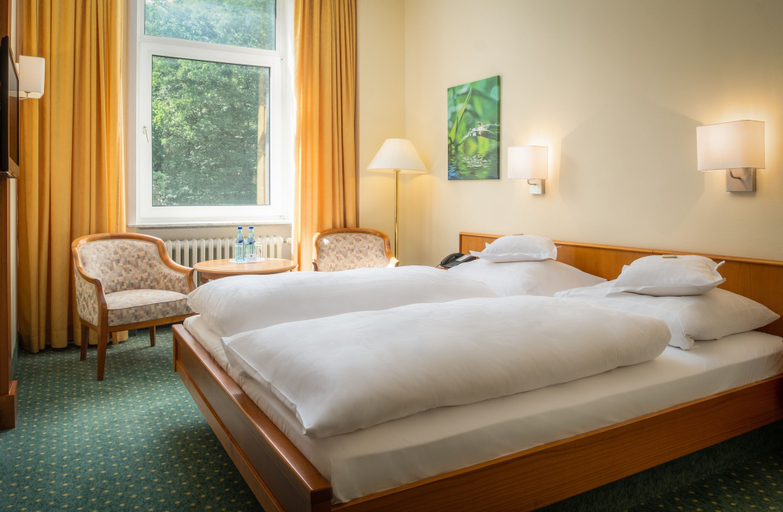 Bedroom 3, Parkhotel Am Taunus, Hochtaunuskreis