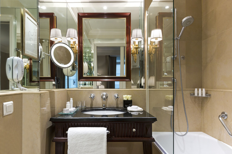 Bathroom 4, Hôtel Francois 1er, Paris
