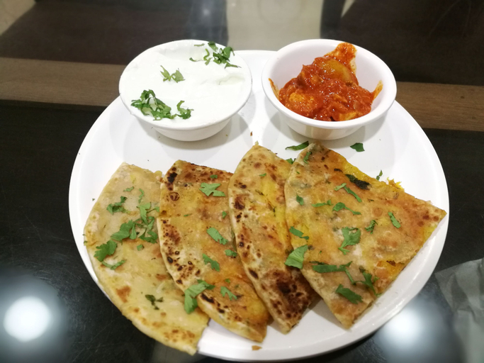 Food & Drinks 5, Dariyalal Hotel, Morbi
