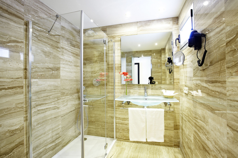 Bathroom 4, Grupotel Taurus Park, Baleares
