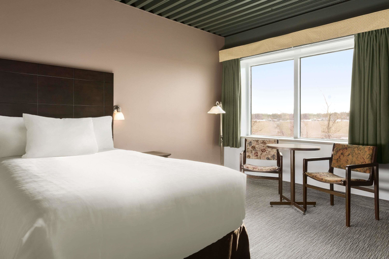 Bedroom 3, Travelodge by Wyndham Baie-Comeau, Manicouagan
