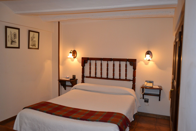 Bedroom 4, Hostal Santa Agueda, Zaragoza