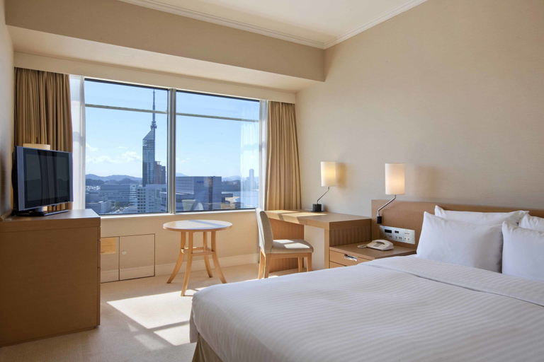 Bedroom 4, Hilton Fukuoka Sea Hawk, Fukuoka