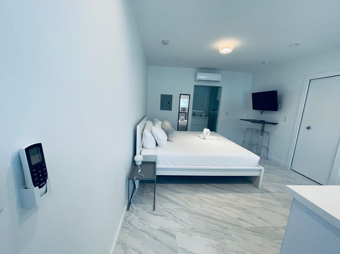 Bedroom 2, The Marlin Beachside, Broward