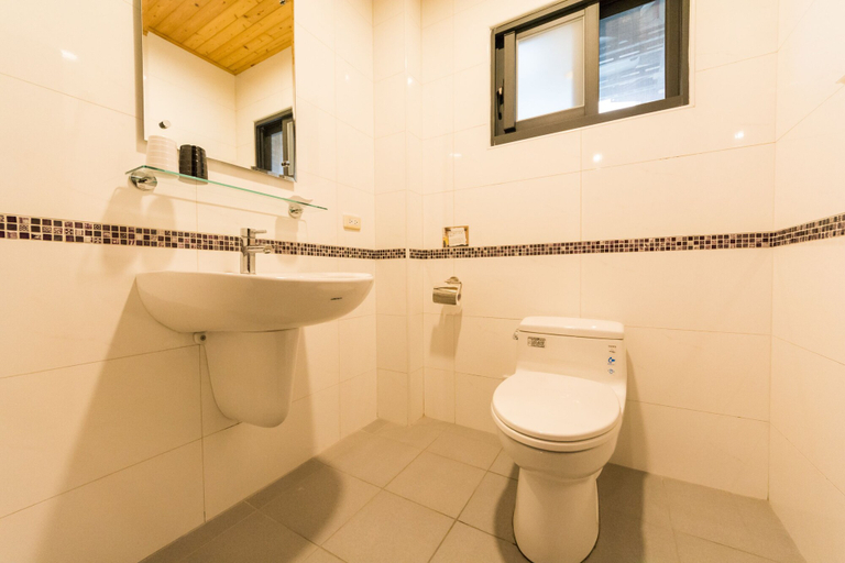 Bathroom 3, Ting Shuan B.B Hostel, Yilan