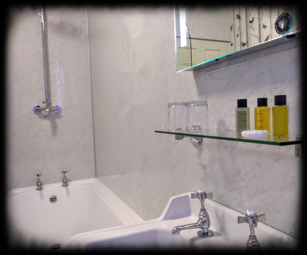 Bathroom 4, Bluebird Lodge and Waterhead Apartment, Cumbria