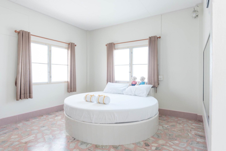 Bedroom 2, Chimphli Hotel, Khlung
