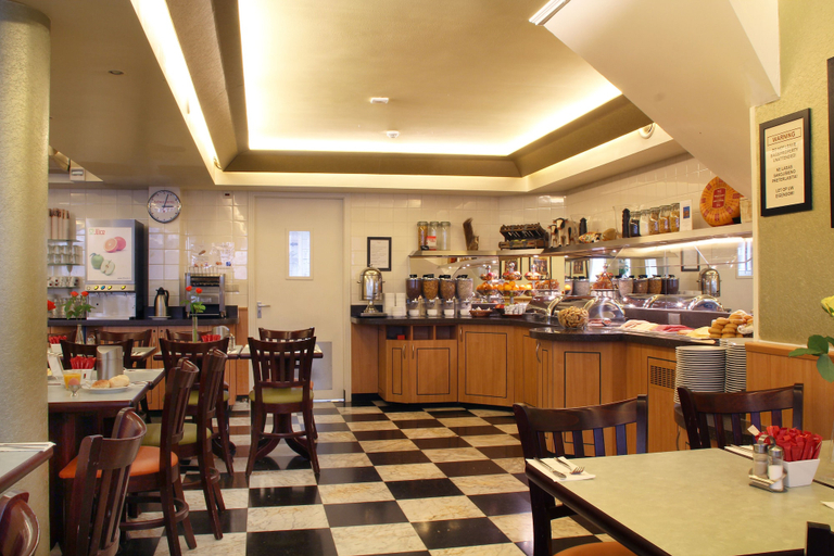 Food & Drinks 5, Hotel Avenue, Amsterdam