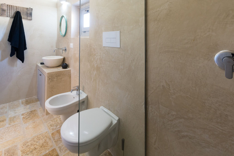 Bathroom 4, Villa Cristina, Brindisi