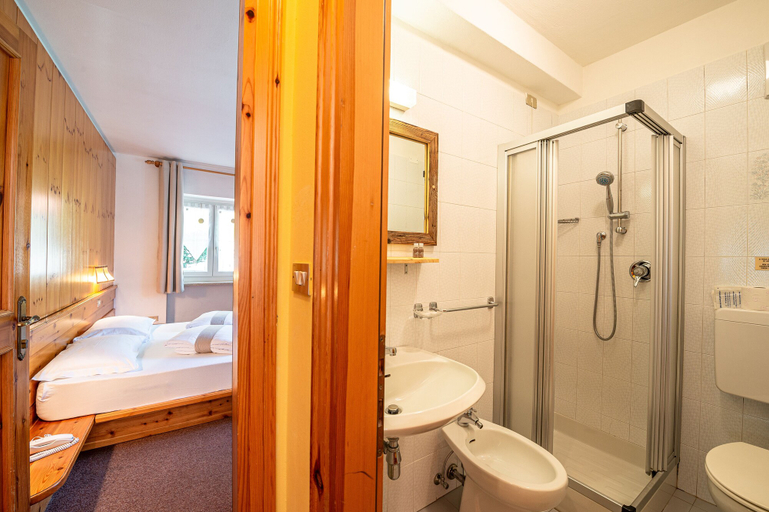 Bathroom 5, Villa Ruggero Wine Hotel, Trento