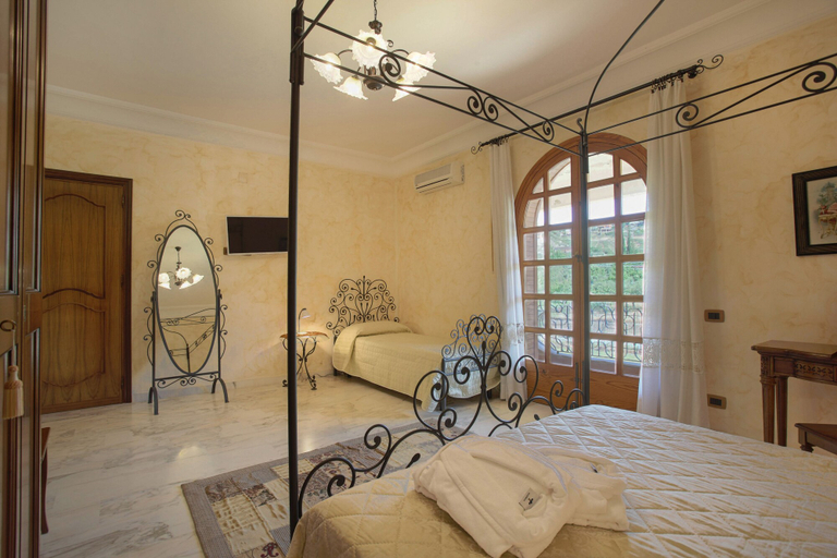Bedroom 4, Villa Diana, Agrigento