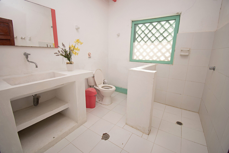 Bathroom 5, Isla Tijereto, Cartagena de Indias