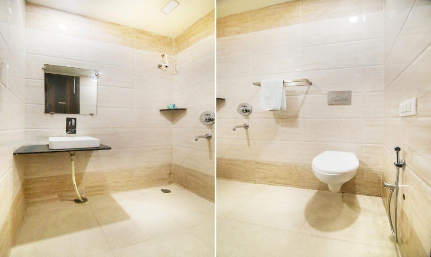 Bathroom, Itsy Hotels Solitaire, Ambala