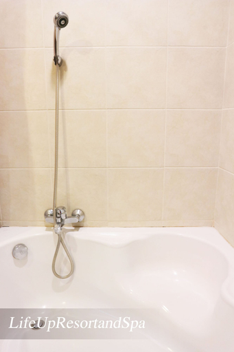 Bathroom 5, Life Up Resort and Spa, San Sai