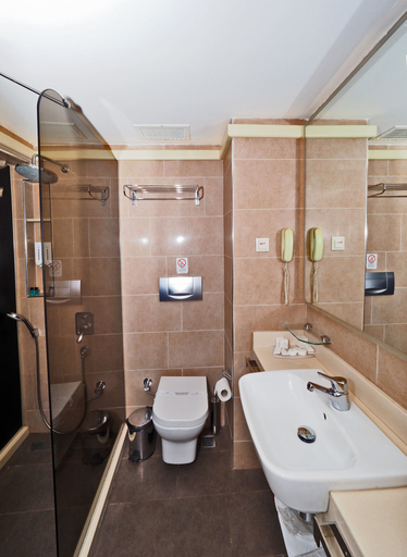 Bathroom 5, Bulvar Palas Old City Hotel, Fatih