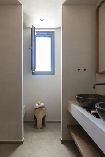 Bathroom 5, Phos Milos, South Aegean