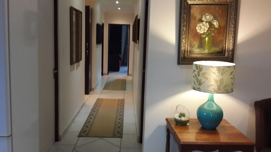 Others 4, Magaliqua Guest House, West Rand