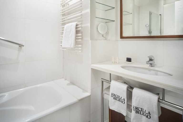 Bathroom 4, Hotel Ercilla de Bilbao, Autograph Collection, Vizcaya