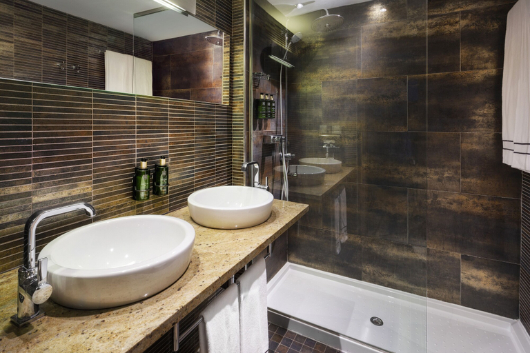 Bathroom 5, Melia Sevilla, Sevilla